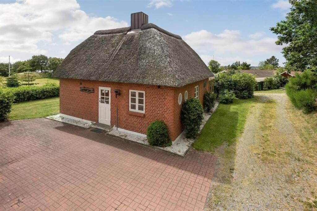 Thatched Holiday Home In Struer, Jutland With A View Dış mekan fotoğraf
